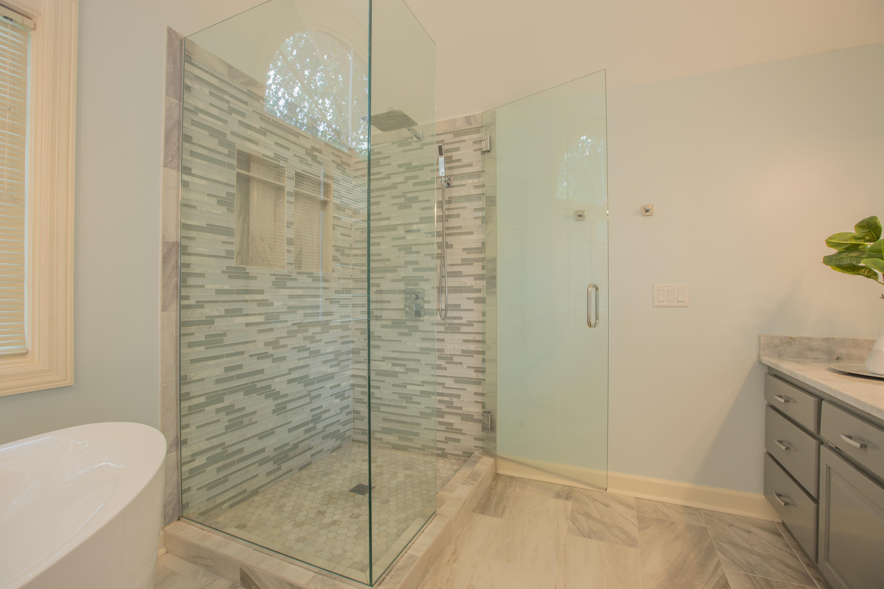 5702 Laurel Ridge Road Chattanooga, TN 37416 - Photo 48 of 82 5702 Laurel Ridge Rd master bath6