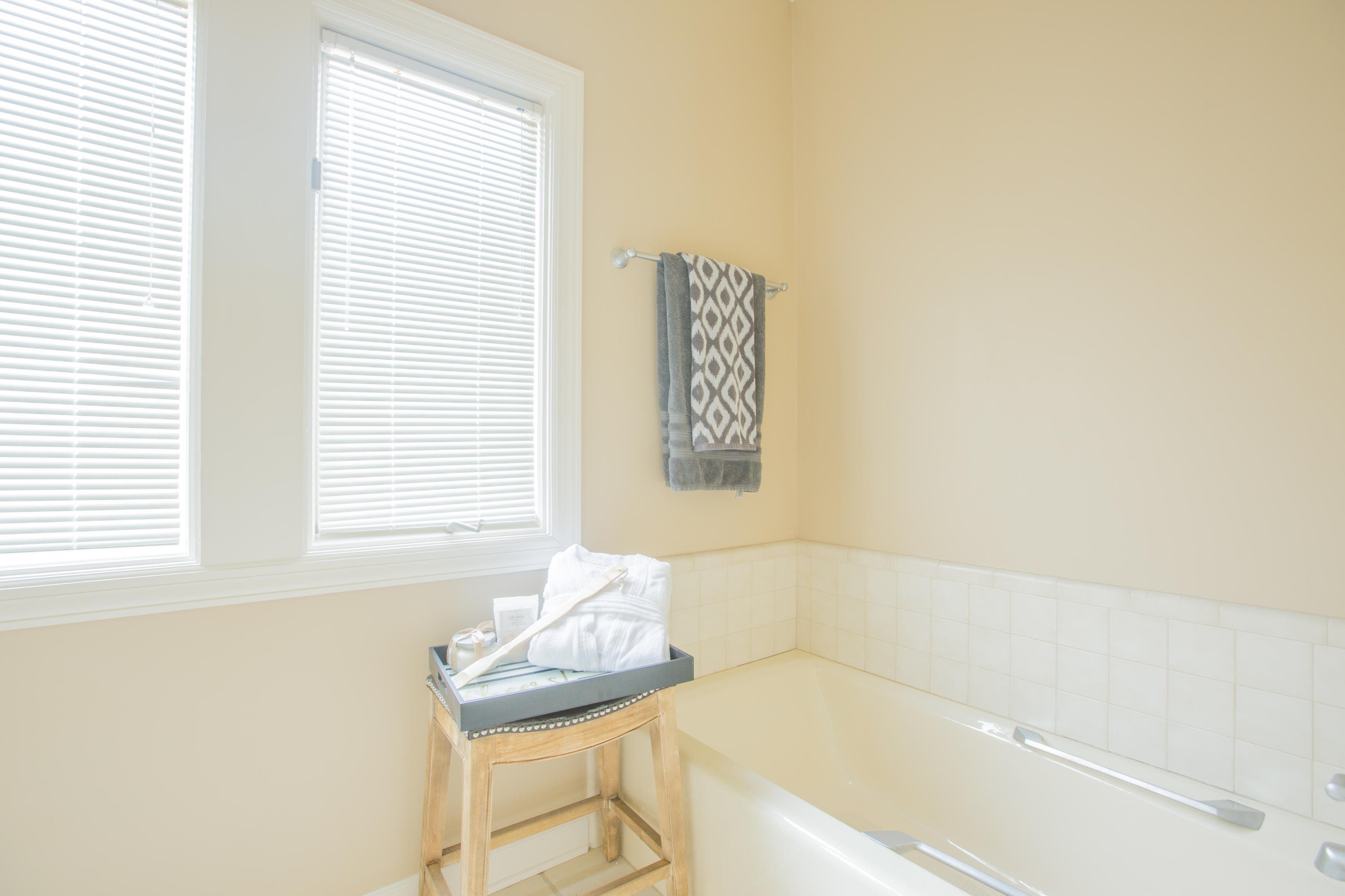 5702 Laurel Ridge Road Chattanooga, TN 37416 - Photo 54 of 82 5702 Laurel Ridge Rd bath1a