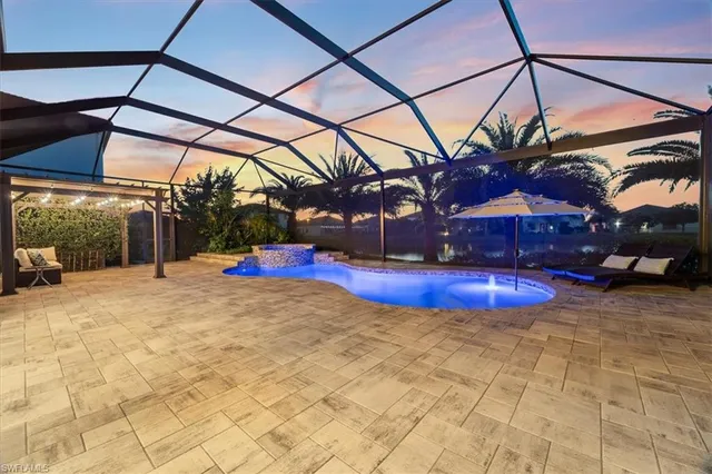 a view of yard with a tub