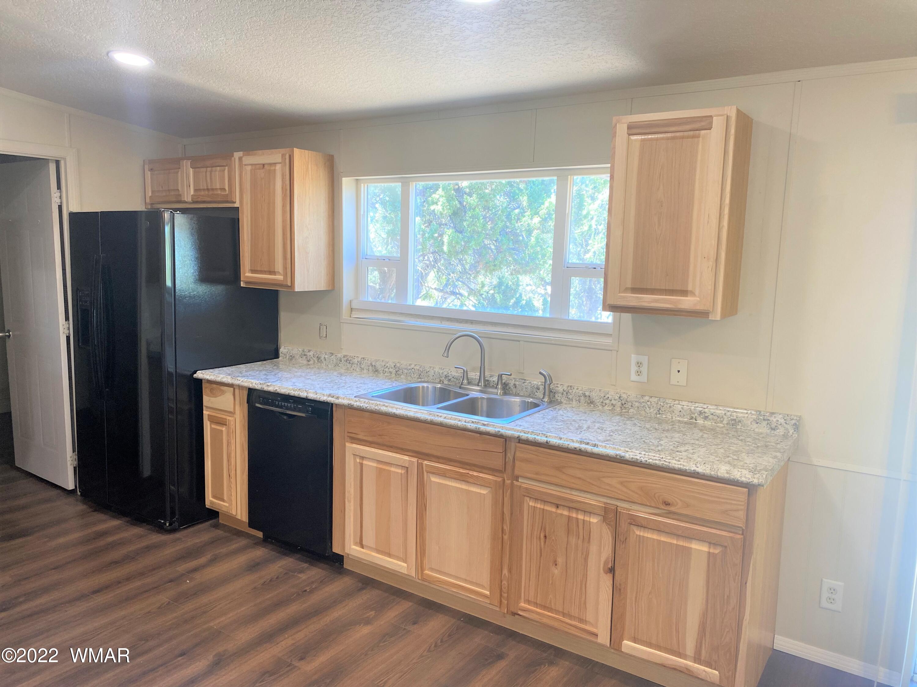 8348 Ridge Drive Show Low, AZ 85901 - Photo 9 of 52 Gallery Image 9