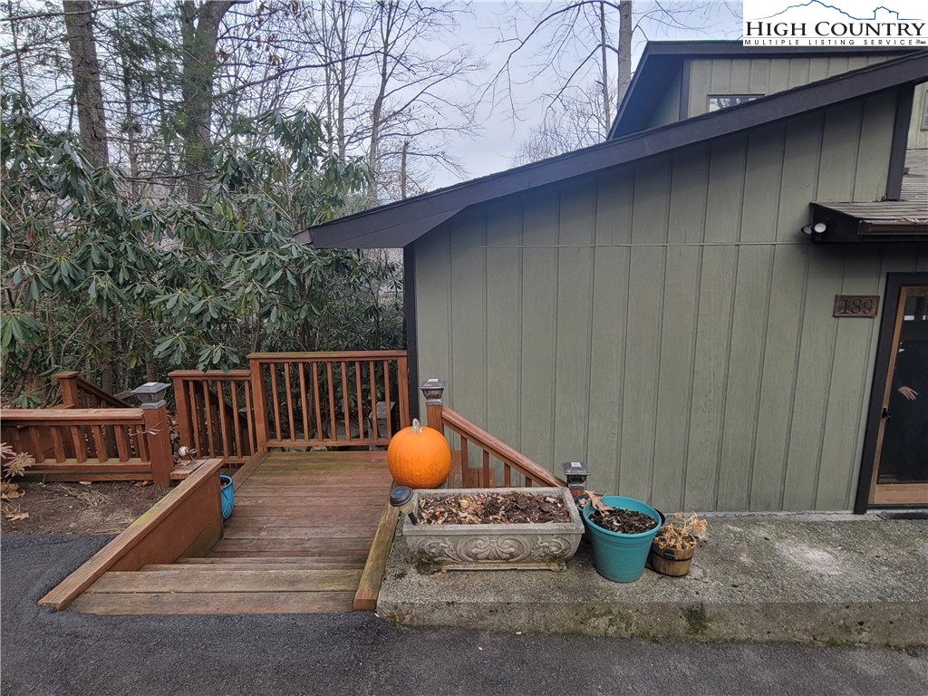 189 Leatherwood Road Banner Elk, NC 28604 - Photo 2 of 32 Gallery Image 2