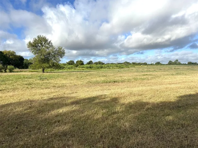 $895,000 | 420 North Farm To Market 609, La Grange, TX 78945