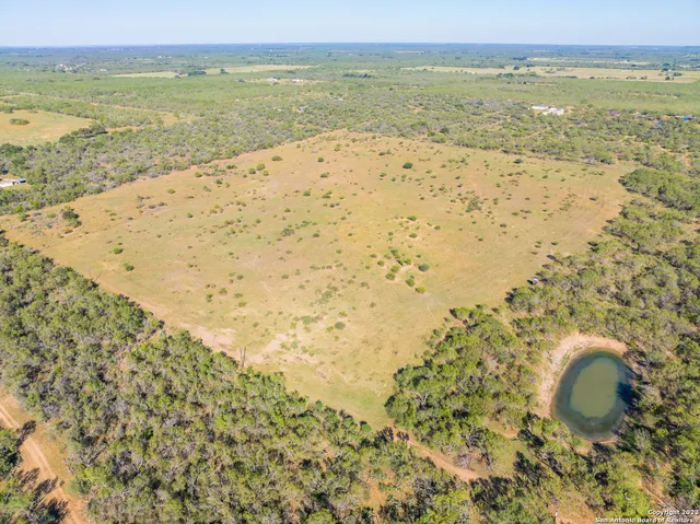 $1,249,017 | 9587 Farm To Market 2200, Yancey, TX 78886