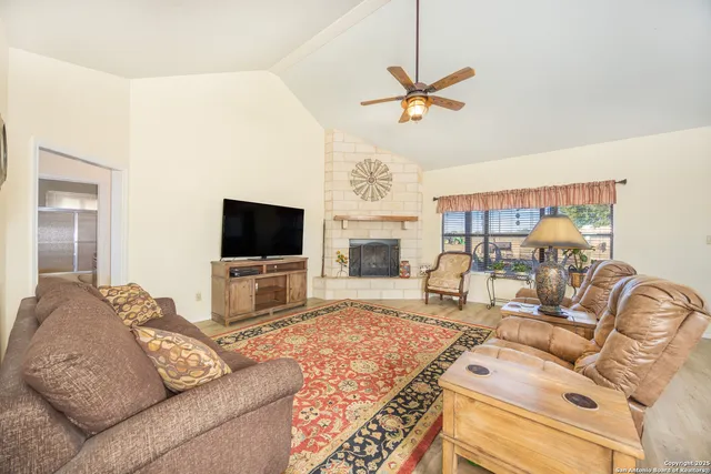 $1,249,017 | 9587 Farm To Market 2200, Yancey, TX 78886