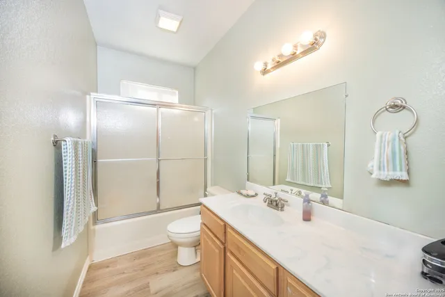 $1,249,017 | 9587 Farm To Market 2200, Yancey, TX 78886