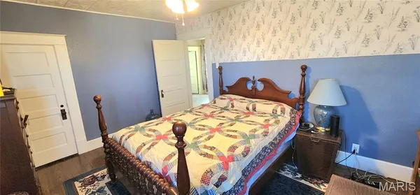 $184,500 | 1718 Swanwick Street, Chester, IL 62233