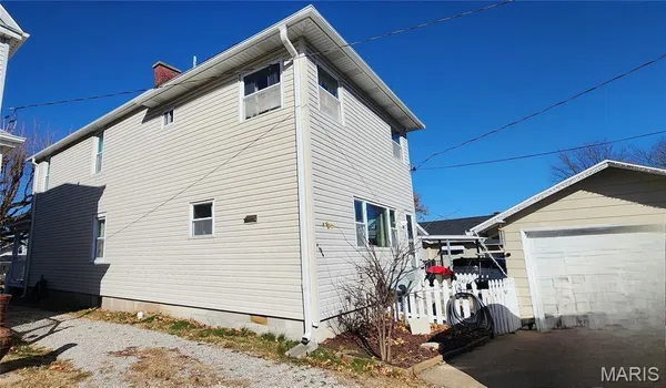 $184,500 | 1718 Swanwick Street, Chester, IL 62233