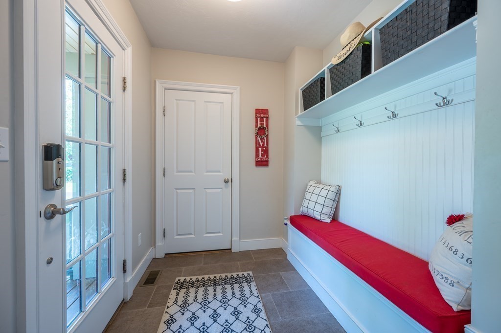 360 R Bay Road Easton, MA 02356 - Photo 4 of 41 Gallery Image 4