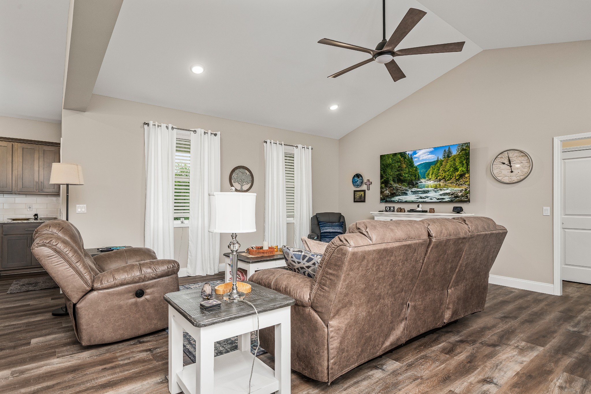 826 Duck Pond Road Sparta, TN 38583 - Photo 7 of 38 Gallery Image 7