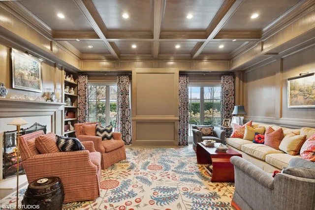 $3,950,000 | 727 North McKinley Road, Unit 100, Lake Forest, IL 60045