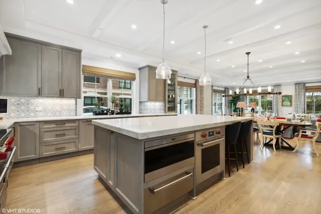 $3,950,000 | 727 North McKinley Road, Unit 100, Lake Forest, IL 60045