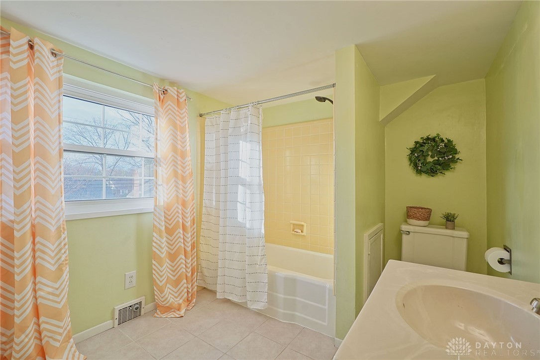 3241 Atherton Road Kettering, OH 45409 - Photo 26 of 45