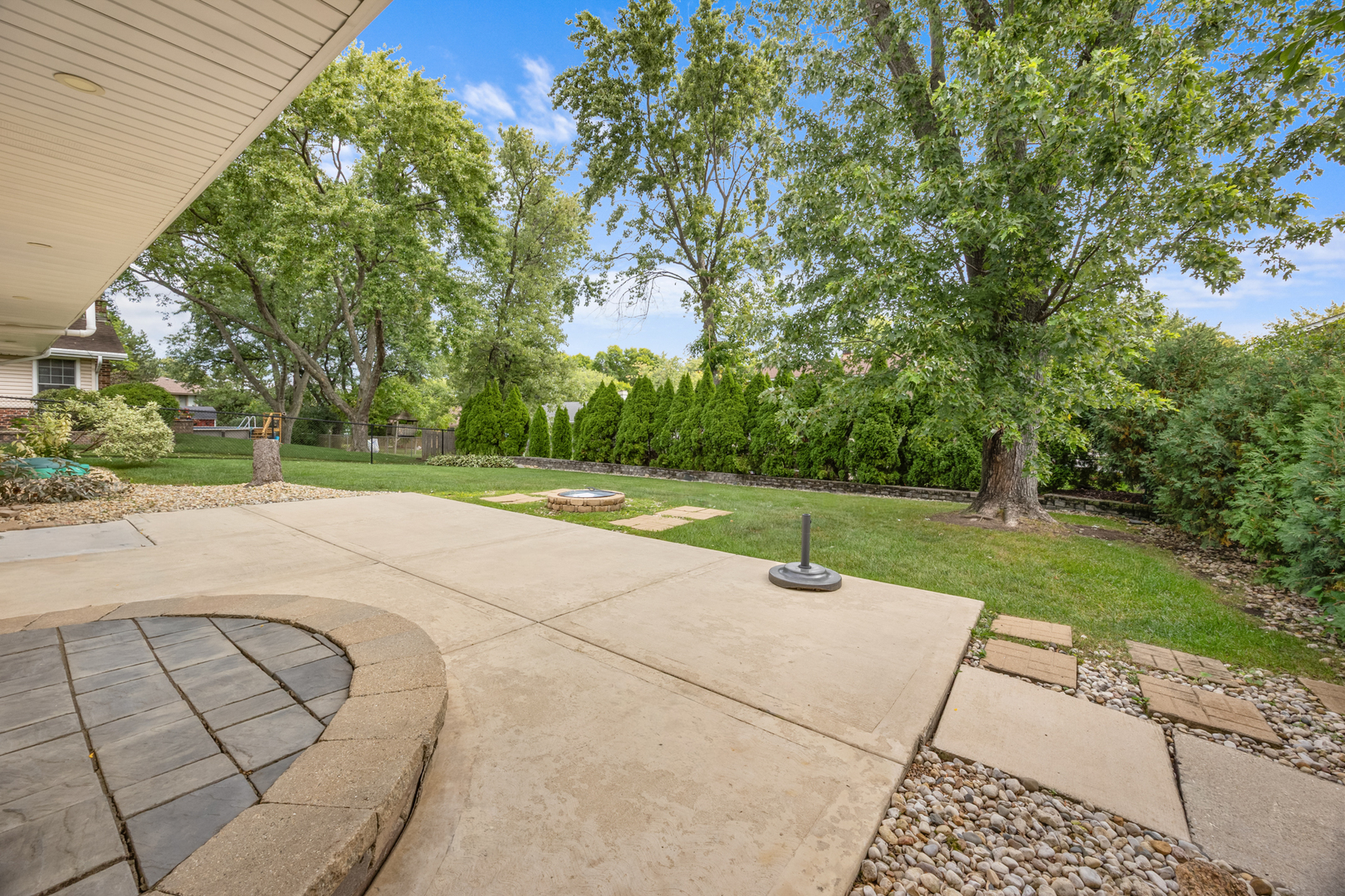 1505 Chartwell Road Hoffman Estates, IL 60169 - Photo 29 of 38 a view of a park with large trees