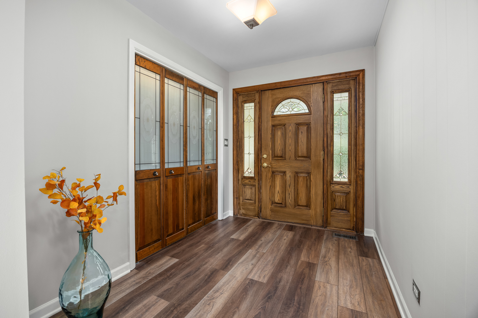 1505 Chartwell Road Hoffman Estates, IL 60169 - Photo 4 of 38