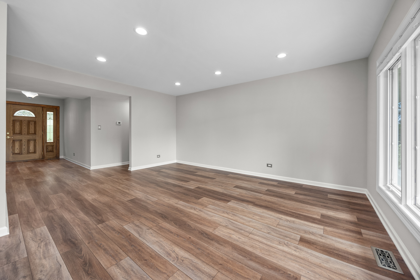 1505 Chartwell Road Hoffman Estates, IL 60169 - Photo 7 of 38