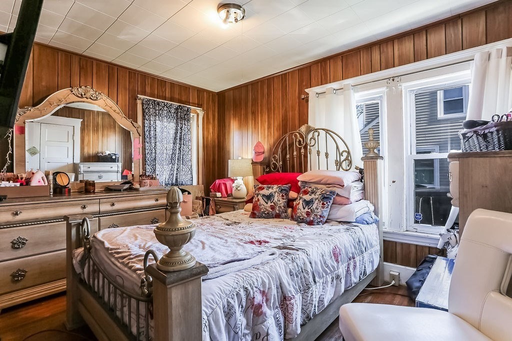 34 Ina Street Springfield, MA 01109 - Photo 12 of 27