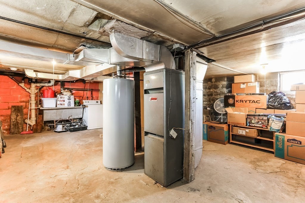 34 Ina Street Springfield, MA 01109 - Photo 16 of 27