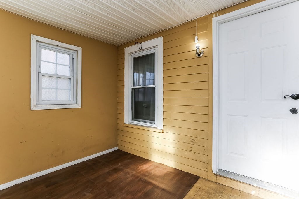 34 Ina Street Springfield, MA 01109 - Photo 19 of 27