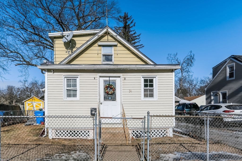 34 Ina Street Springfield, MA 01109 - Photo 2 of 27