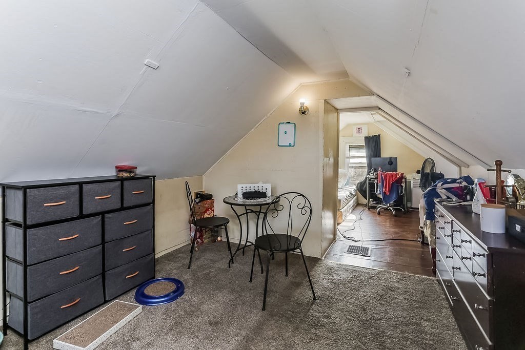 34 Ina Street Springfield, MA 01109 - Photo 10 of 27