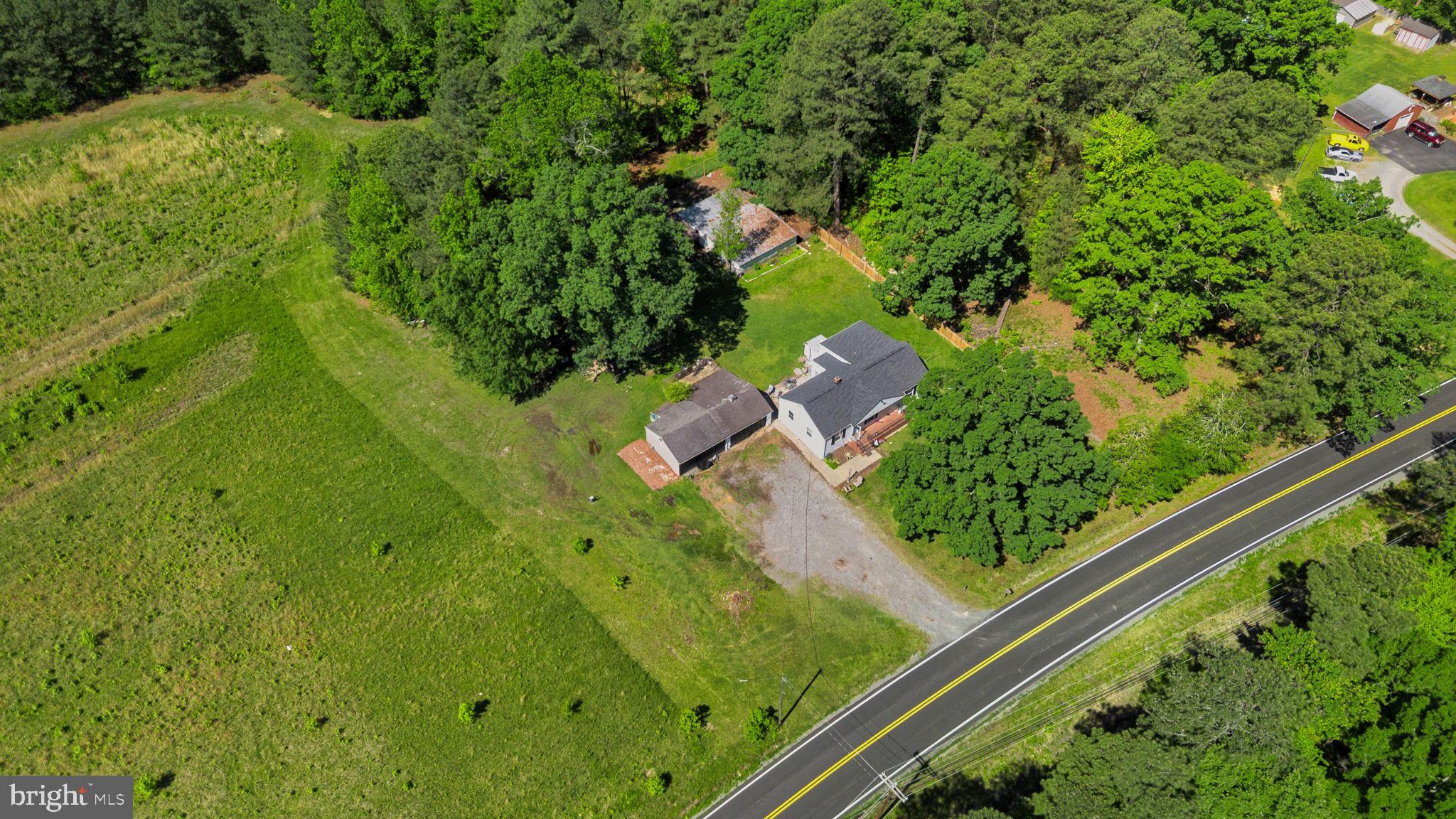 10439 Ashcake Road Ashland, VA 23005 - Photo 10 of 27 a view of a garden from a balcony