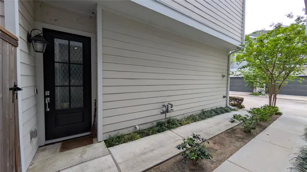 $2,250 | 5116 Pine Reach Drive, Houston, TX 77018