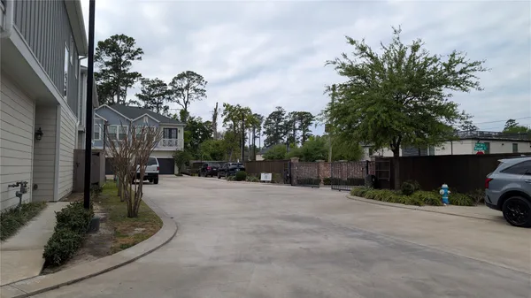 $2,250 | 5116 Pine Reach Drive, Houston, TX 77018
