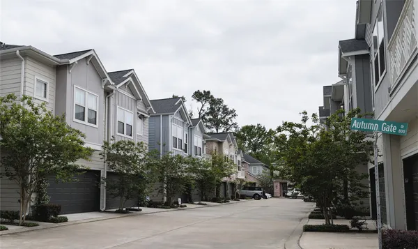 $2,250 | 5116 Pine Reach Drive, Houston, TX 77018