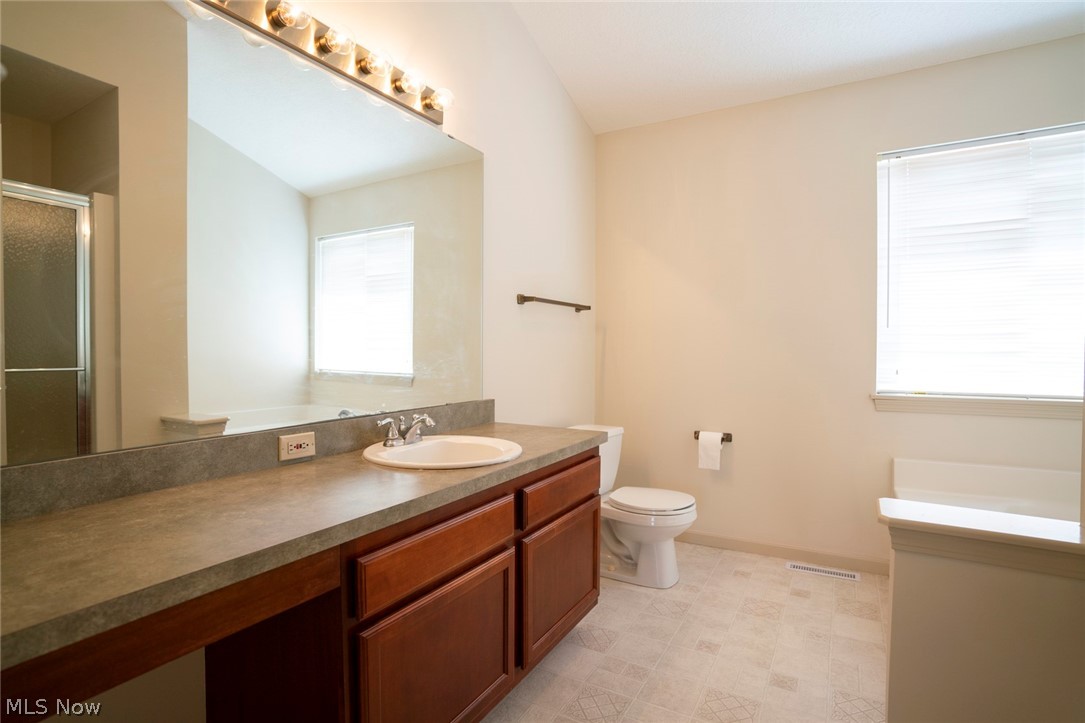 1380 Walnut Ridge Drive Uniontown, OH 44685 - Photo 23 of 35 Master Bath