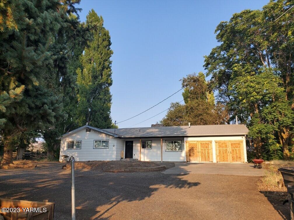 471 Beane Road Moxee, WA 98936 - Photo 1 of 18 Main