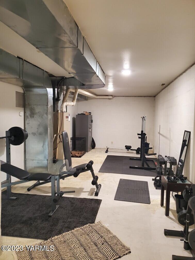 471 Beane Road Moxee, WA 98936 - Photo 13 of 18 Gym/Office