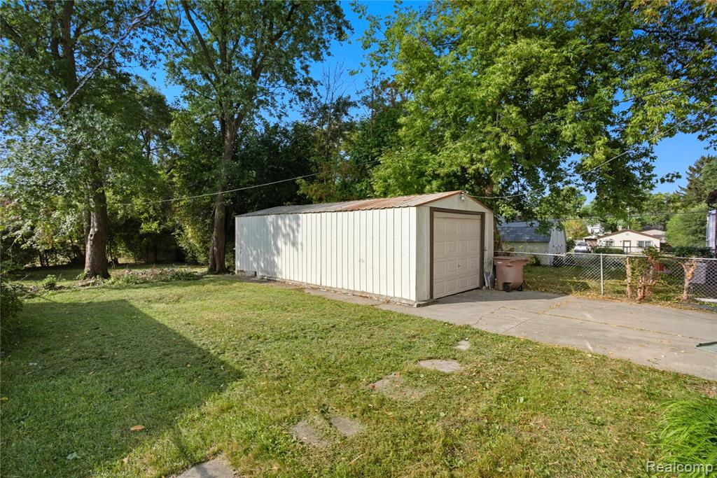 255 West Rutgers Avenue Pontiac, MI 48340 - Photo 15 of 16 Gallery Image 15