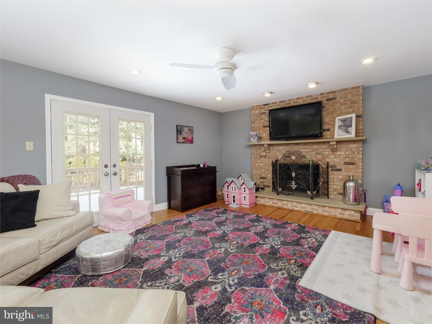 493 Kings Road Yardley, PA 19067 - Photo 13 of 25 Family Room