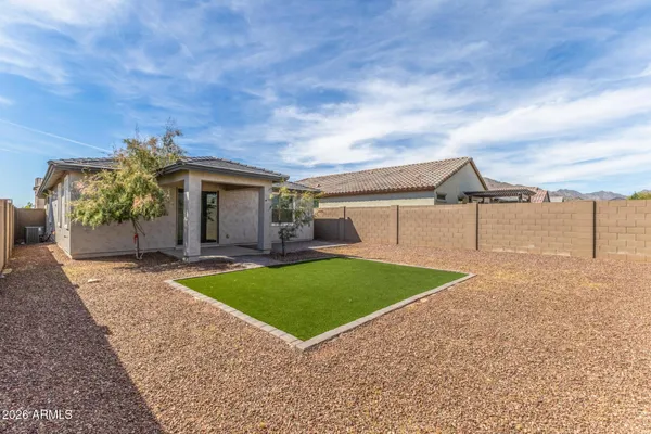 $2,050 | 2117 North 209th Lane, Buckeye, AZ 85396