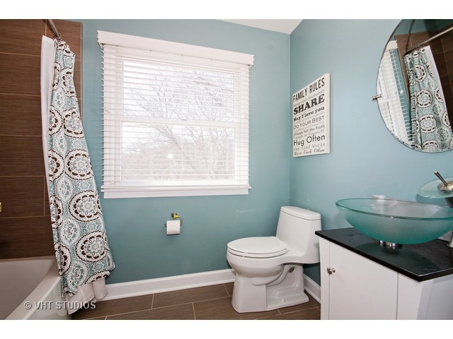 281 Middaugh Road Clarendon Hills, IL 60514 - Photo 16 of 21 Gallery Image 16