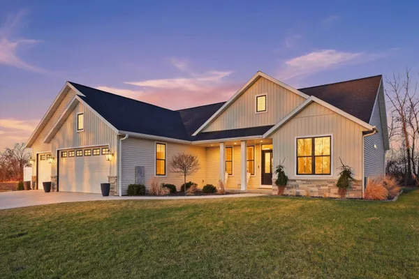 $590,000 | N1200 Forsyth Parkway, Greenville, WI 54942