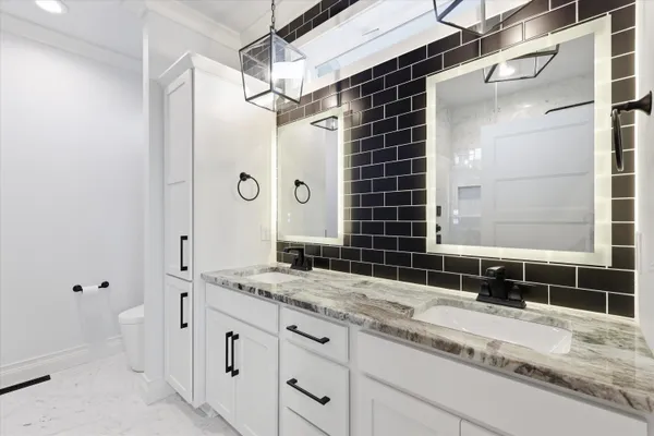 $590,000 | N1200 Forsyth Parkway, Greenville, WI 54942