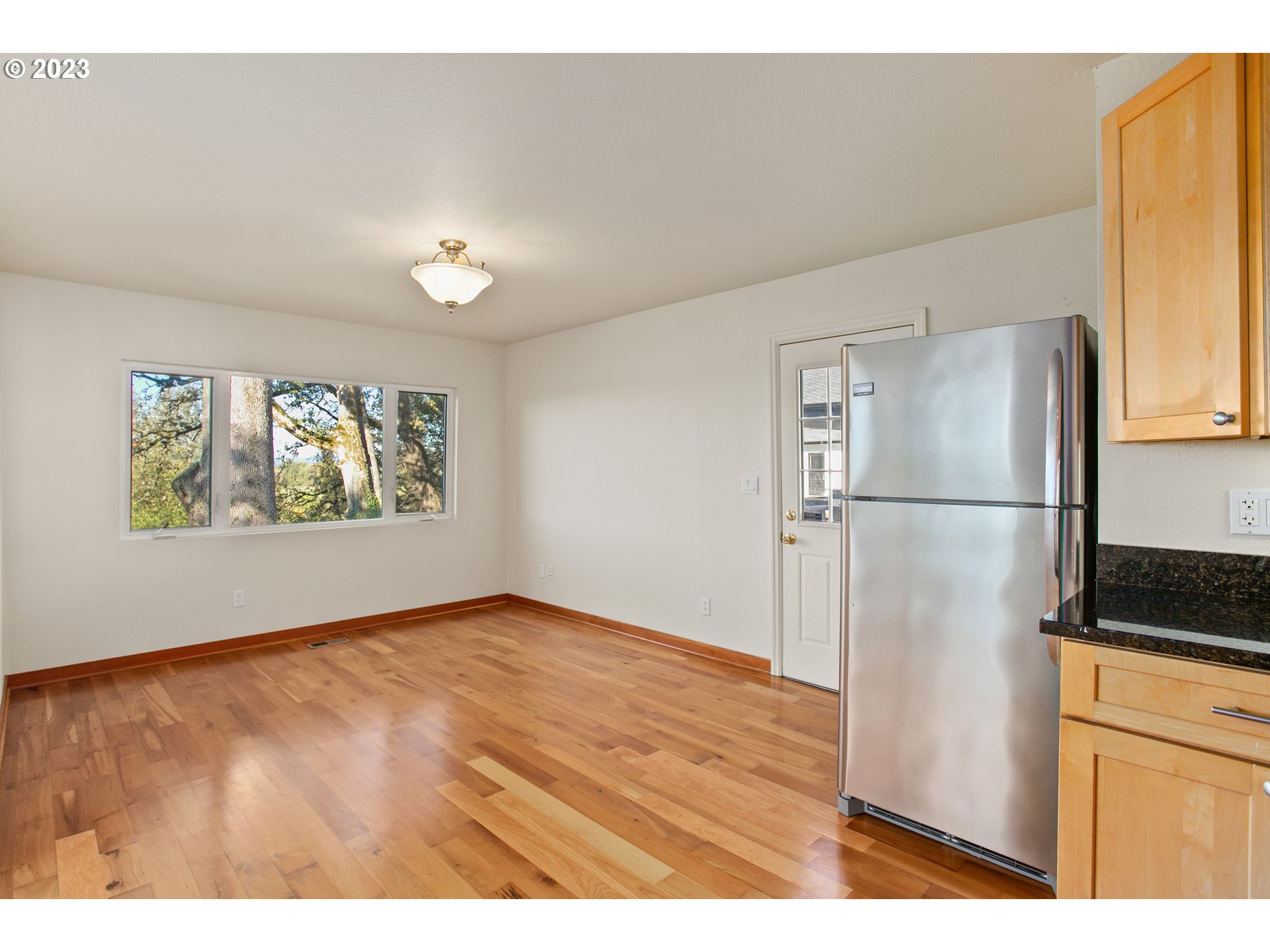 125 South Main Avenue Ridgefield, WA 98642 - Photo 11 of 35 a view of an empty room with a window