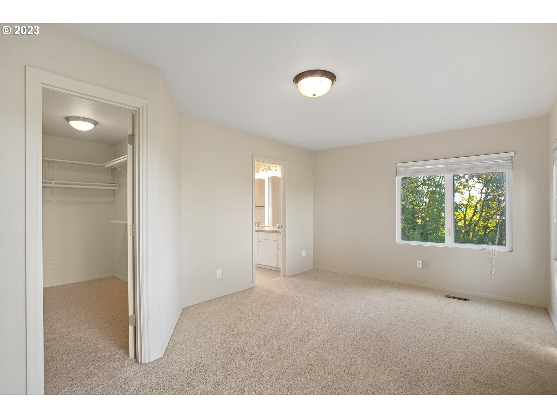 125 South Main Avenue Ridgefield, WA 98642 - Photo 19 of 35 a view of an empty room and window