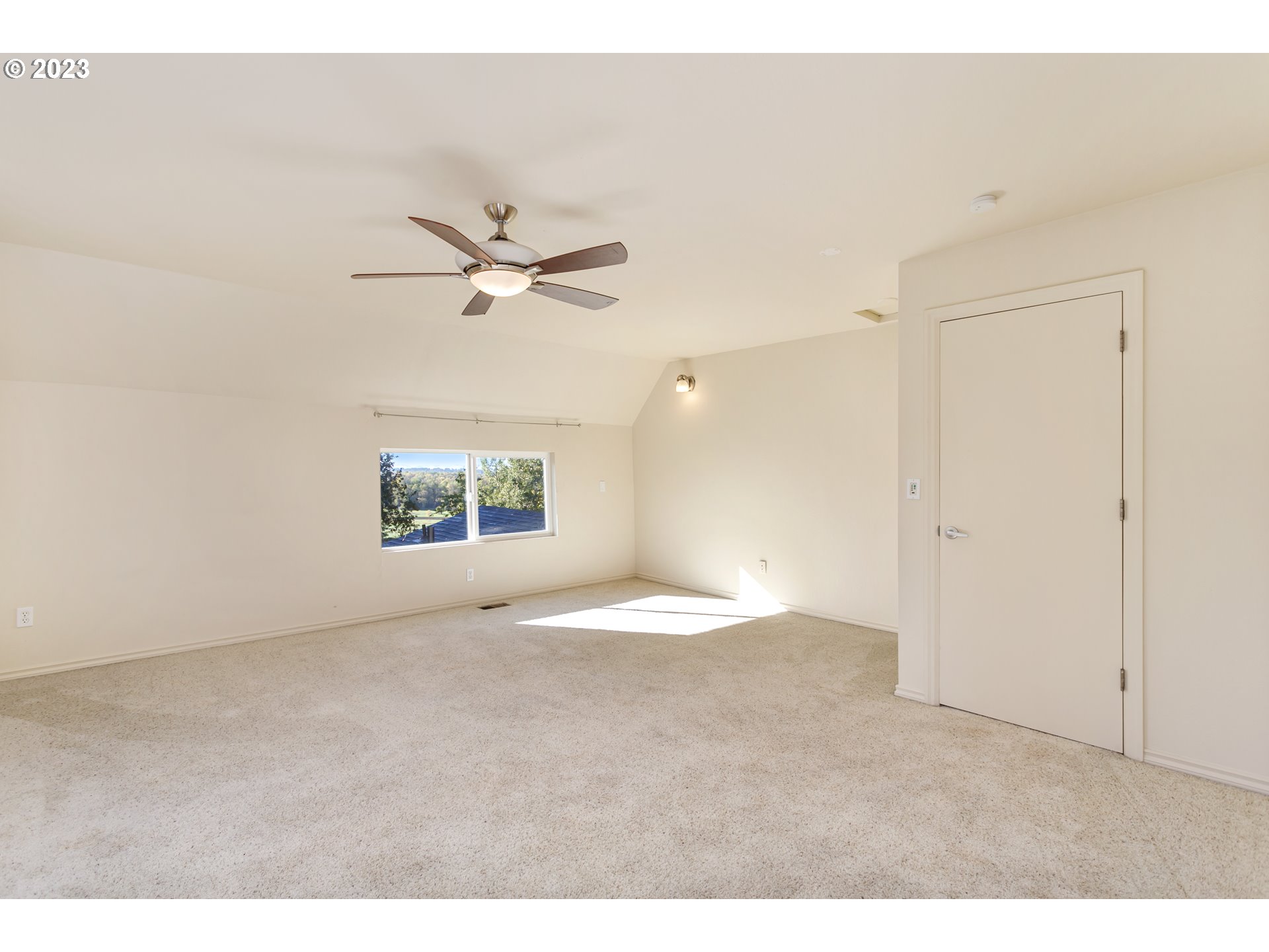 125 South Main Avenue Ridgefield, WA 98642 - Photo 24 of 35 a view of workspace with natural light