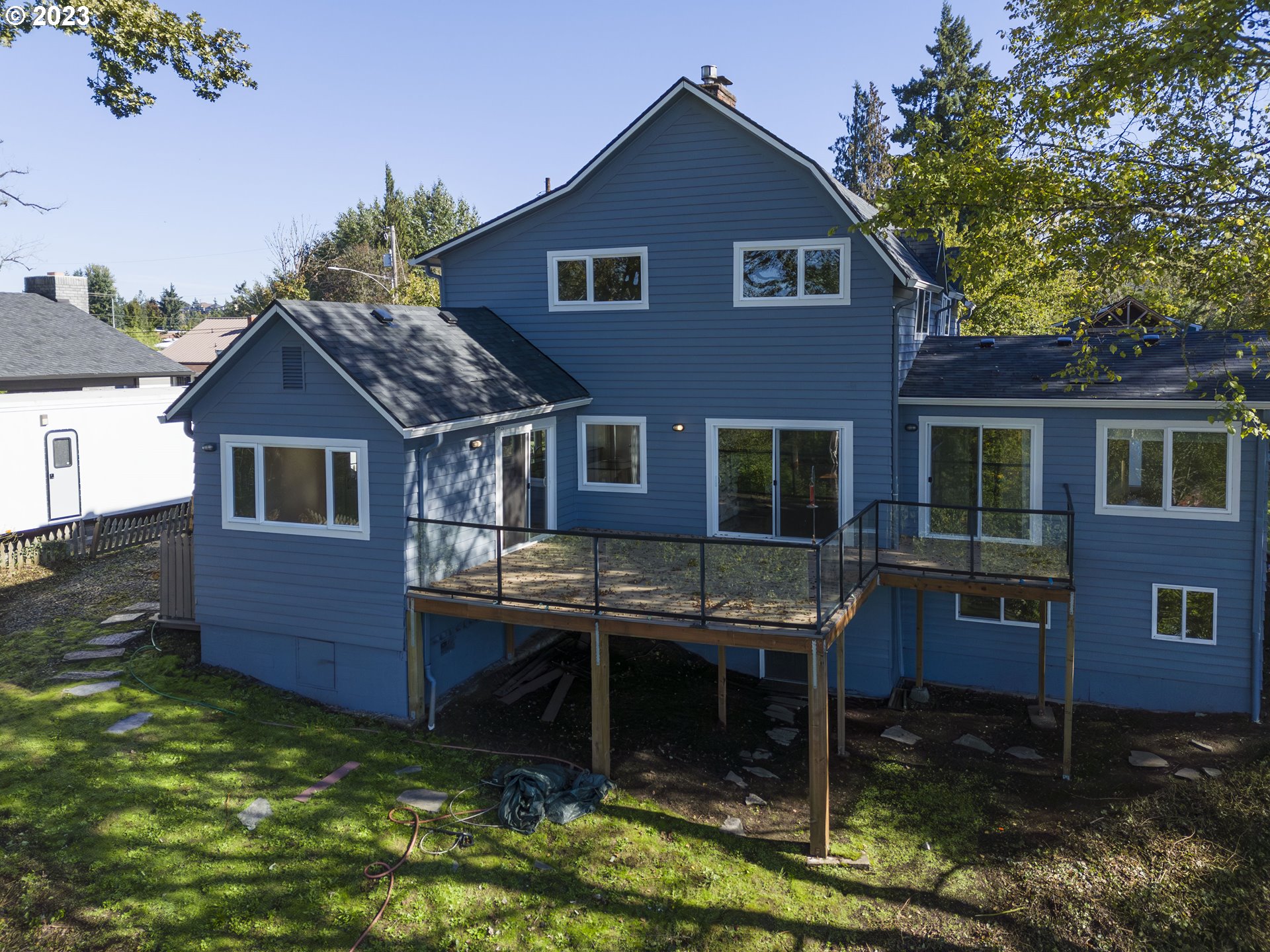 125 South Main Avenue Ridgefield, WA 98642 - Photo 32 of 35 a front view of a house with a yard