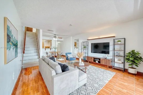 $2,300 | 840 Southwest 105th Avenue, Unit 318, Miami, FL 33174