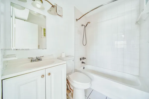 $2,300 | 840 Southwest 105th Avenue, Unit 318, Miami, FL 33174