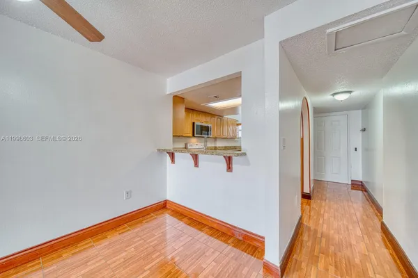 $2,300 | 840 Southwest 105th Avenue, Unit 318, Miami, FL 33174