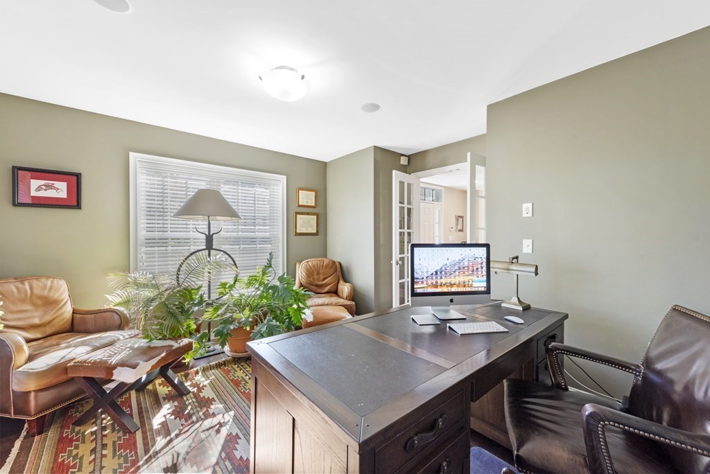 60 Leggs Hill Road Marblehead, MA 01945 - Photo 4 of 33 Gallery Image 4