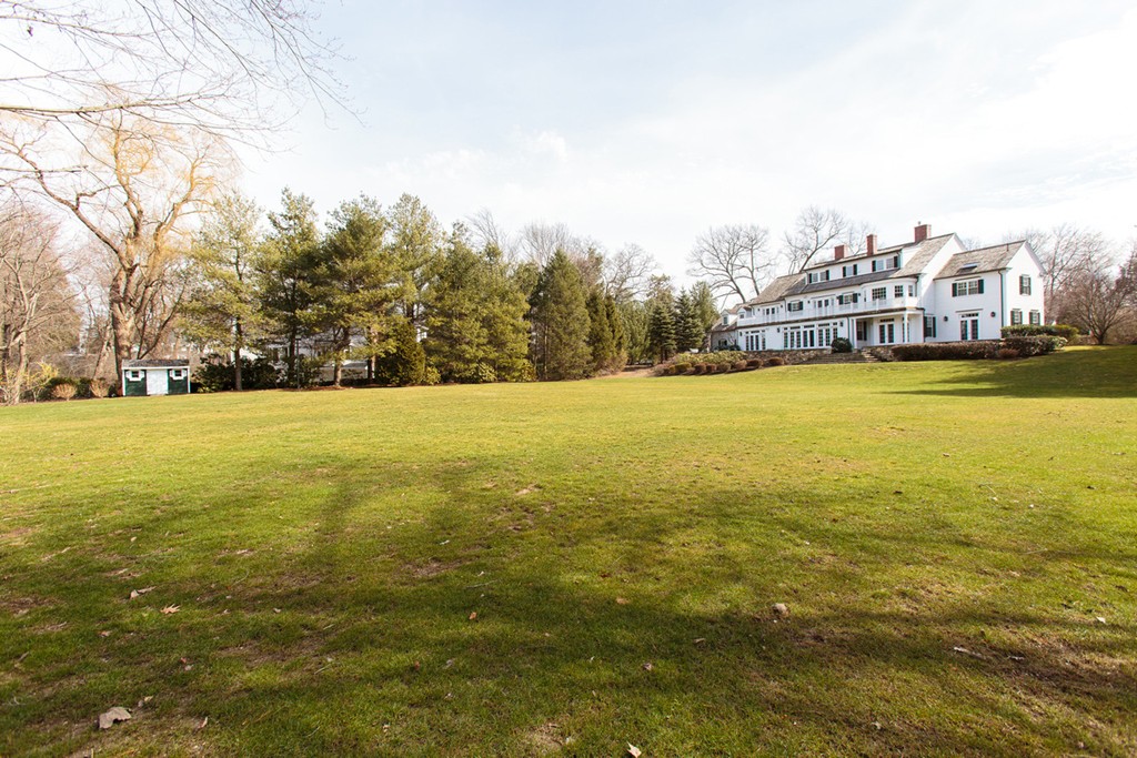 67 Lowell Road Wellesley, MA 02481 - Photo 24 of 27