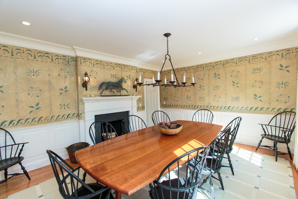 67 Lowell Road Wellesley, MA 02481 - Photo 4 of 27