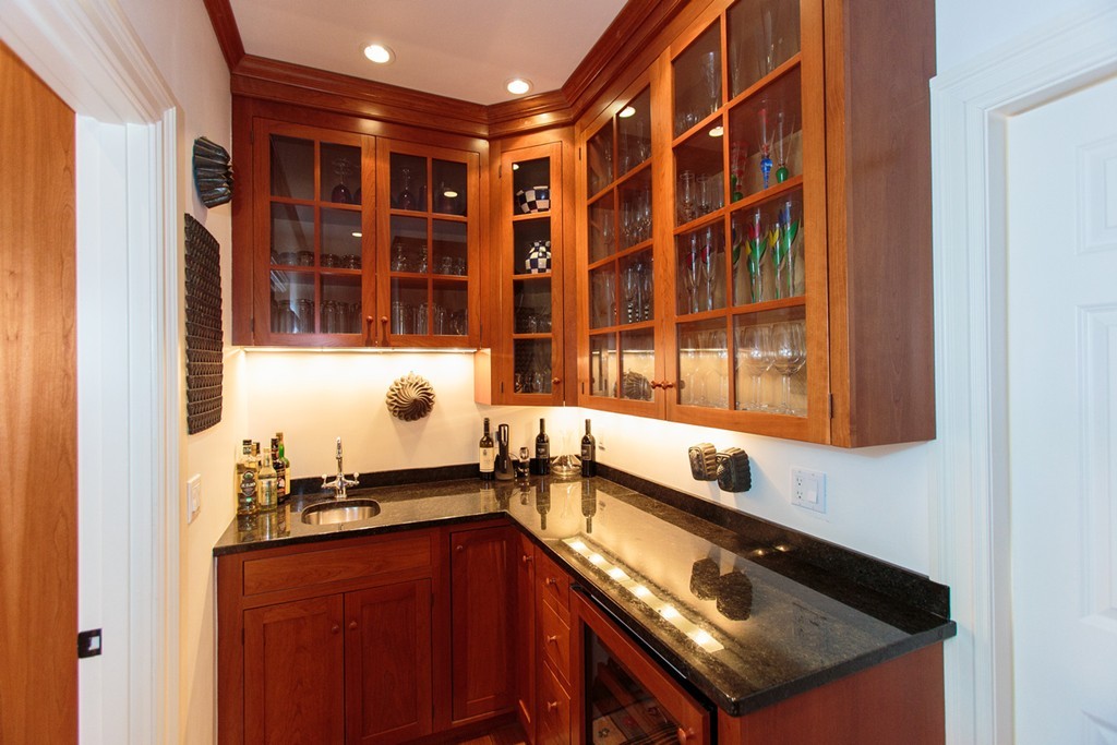 67 Lowell Road Wellesley, MA 02481 - Photo 6 of 27
