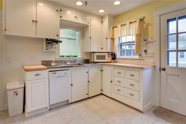 282 Sudbury Road Concord, MA 01742 - Photo 4 of 24 Gallery Image 4