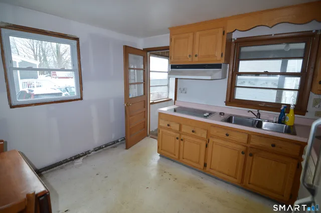 $389,000 | 120 Chelsea Street, Stratford, CT 06615